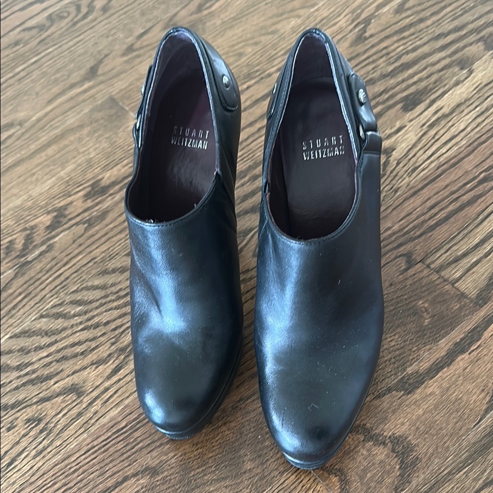 Stuart Weitzman Size 38 Platform Booties - image 1